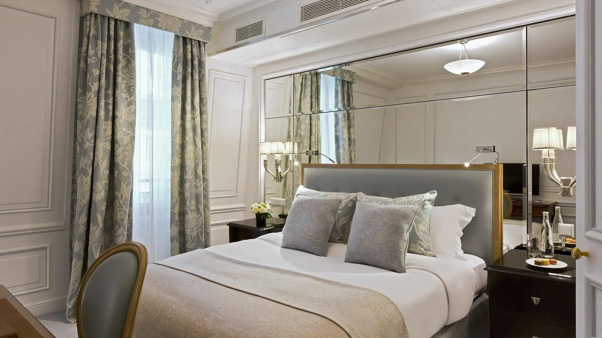 San Regis Ξενοδοχείο 5*